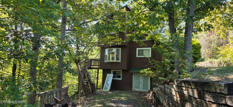 829 W Gold Dust Dr, Pigeon Forge, TN 37863