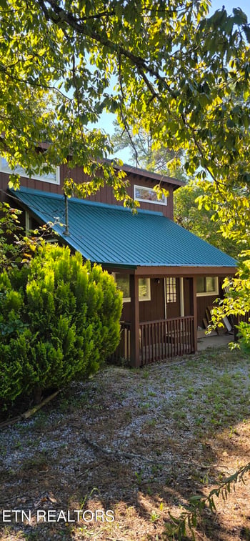 829 W Gold Dust Dr, Pigeon Forge, TN 37863