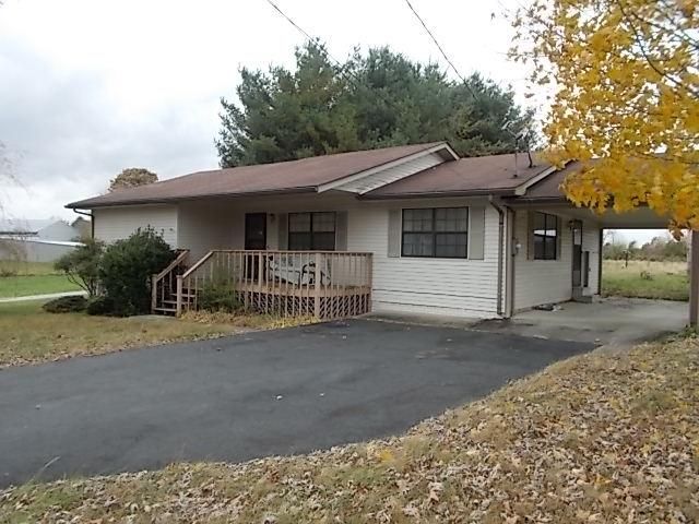 83 Chestnut Ct, Crossville, TN 38555