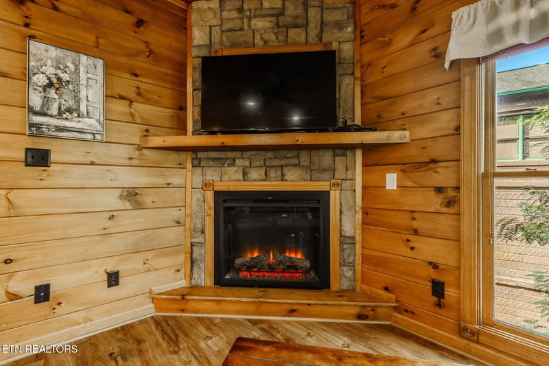 830 Great Smoky Way, Gatlinburg, TN 37738