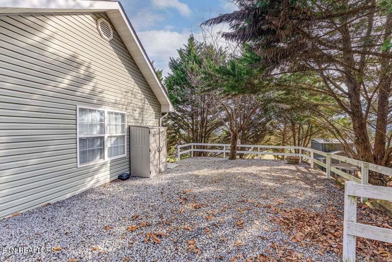 830 Mountain Grove Ln, Seymour, TN 37865