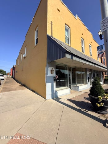 830 Tennessee Ave, Etowah, TN 37331