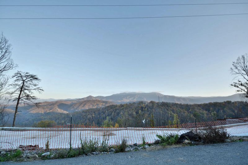 830 Village Loop Rd, Gatlinburg, TN 37738