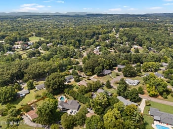 8300 Bennington Dr, Knoxville, TN 37909