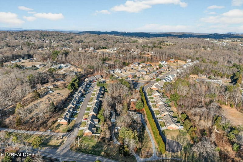 8300 Bluestone Ln, Knoxville, TN 37938