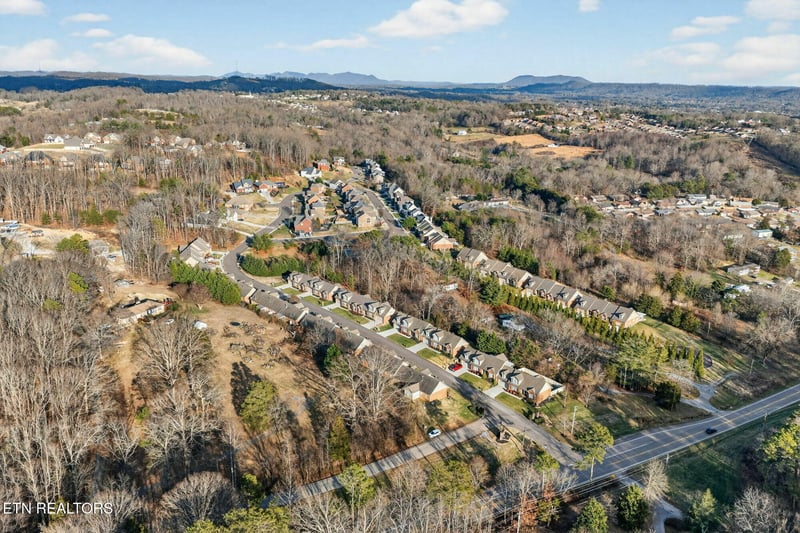 8300 Bluestone Ln, Knoxville, TN 37938