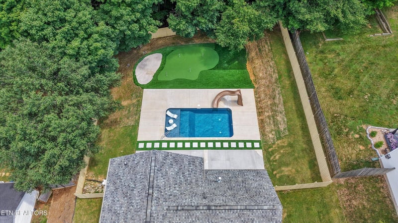 8300 Foxworth Tr, Powell, TN 37849