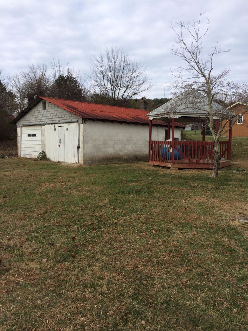 8301 Coppock Rd, Corryton, TN 37721