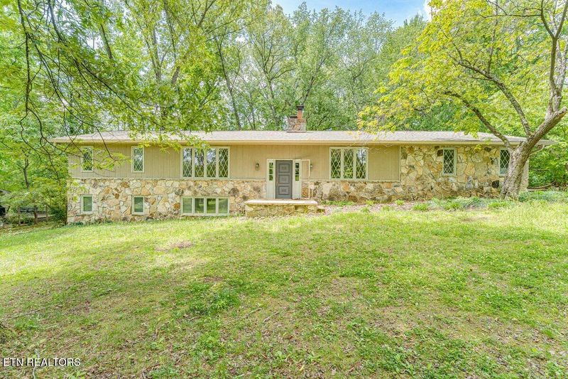 8305 Sharp Rd, Powell, TN 37849