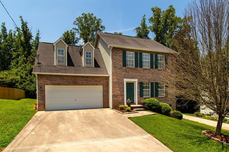 8309 Maple Oak Ln, Powell, TN 37849