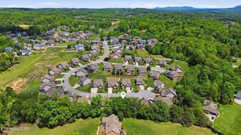 8309 Shoregate Ln, Knoxville, TN 37938