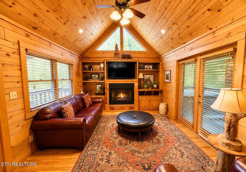 831 Bear Run Way, Sevierville, TN 37862