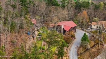 831 Lloyd Huskey Rd, Pigeon Forge, TN 37863