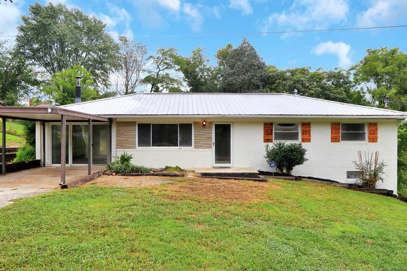 831 Overlook Dr, Morristown, TN 37813