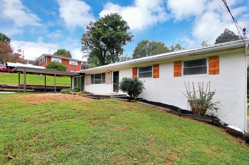 831 Overlook Dr, Morristown, TN 37813