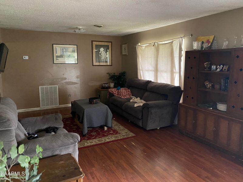 831 Pleasant Valley Rd, Seymour, TN 37865