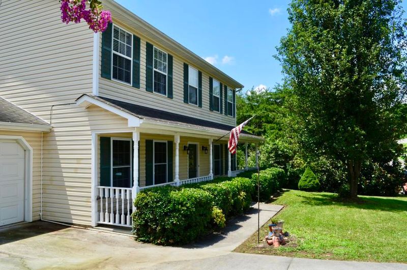 8311 Foxworth Tr, Powell, TN 37849