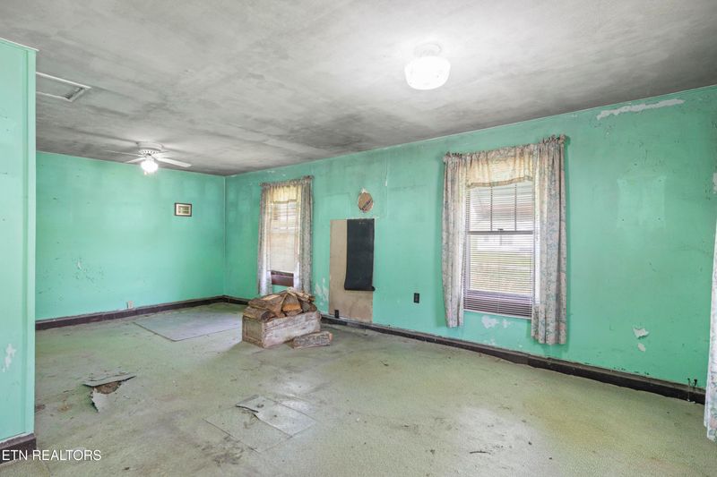 8312 Hwy 297, Pioneer, TN 37847