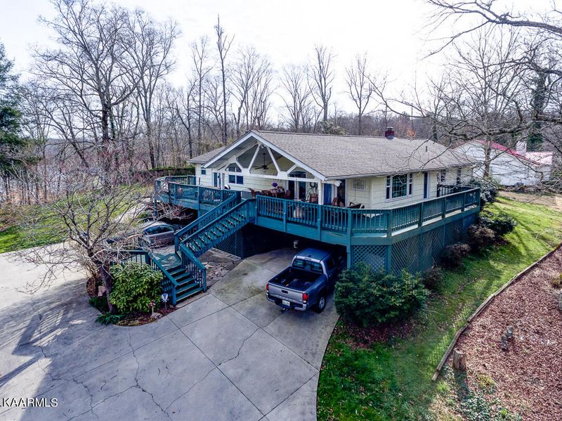8314 Burchfield Dr, Oak Ridge, TN 37830
