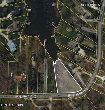 8317 Cherokee Tr, Crossville, TN 38572