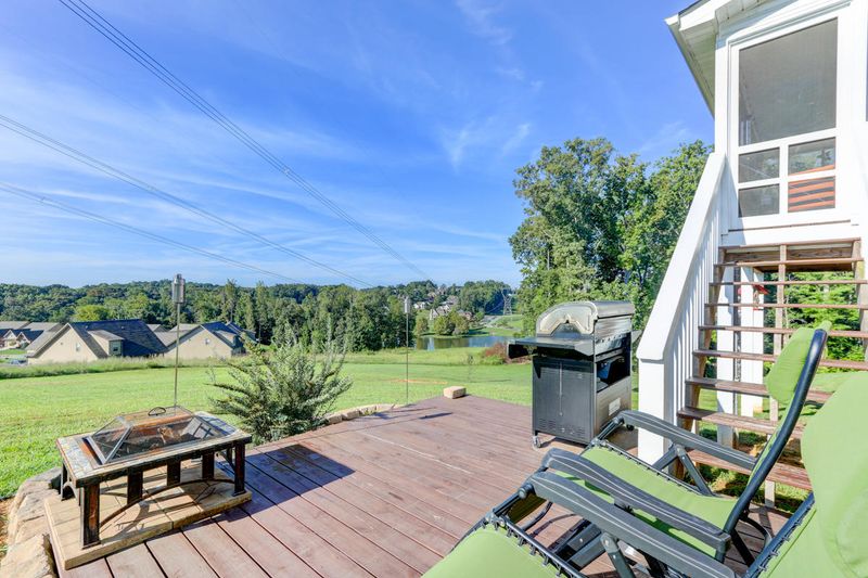 8317 Oasis Ln, Knoxville, TN 37938