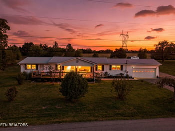 8318 Clapps Chapel Rd, Corryton, TN 37721