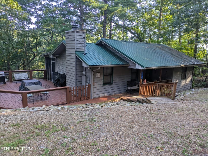 832 Christy Ln, Townsend, TN 37882