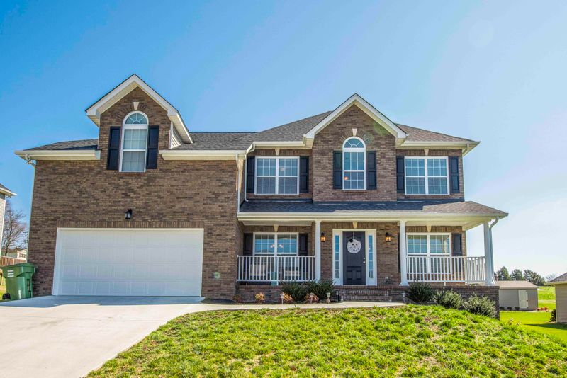 832 Commonwealth Ave, Strawberry Plains, TN 37871