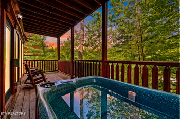 832 Great Smoky Way, Gatlinburg, TN 37738