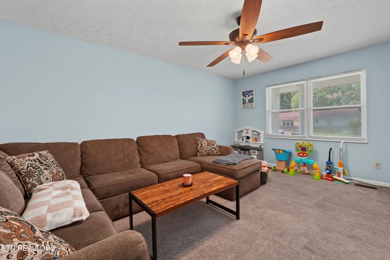 832 Oliver Ave, Seymour, TN 37865