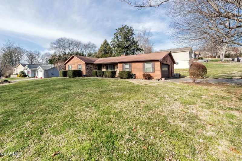 832 Pintail Rd, Knoxville, TN 37934