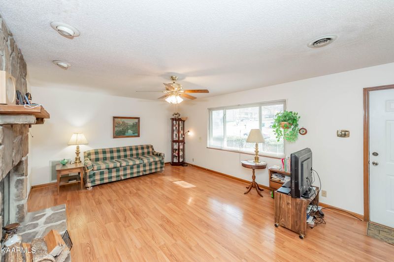 832 Pintail Rd, Knoxville, TN 37934