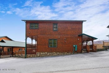 832 Resort Way, Gatlinburg, TN 37738