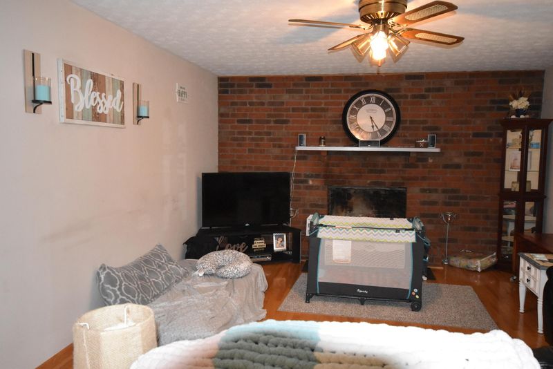 8321 Aaron Ln, Knoxville, TN 37920