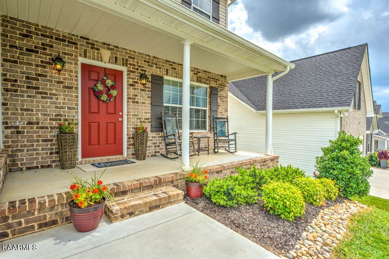 8324 Day Valley Rd, Powell, TN 37849