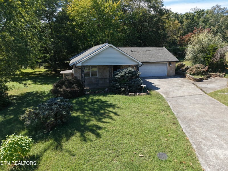 8325 Sharp Rd, Powell, TN 37849