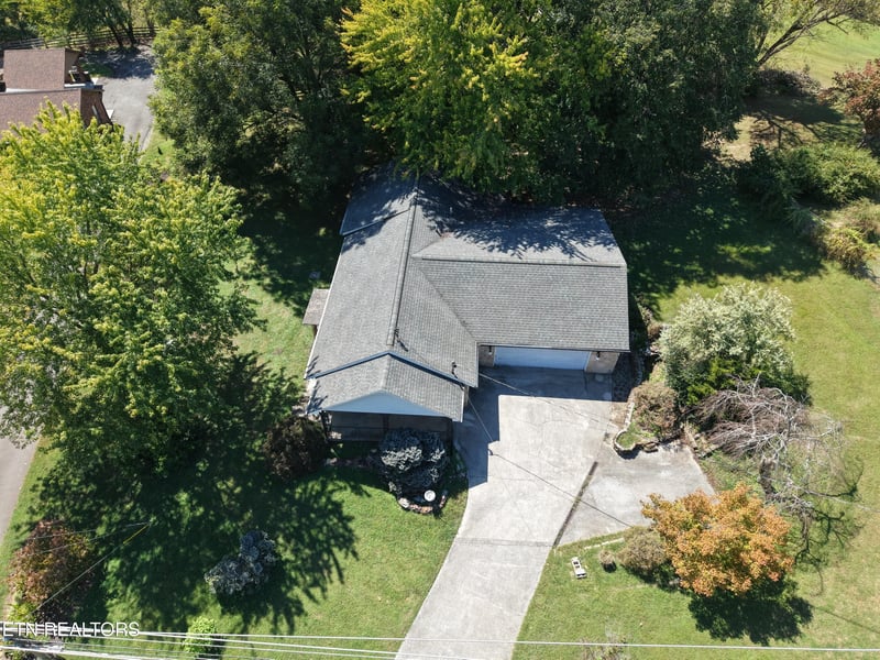 8325 Sharp Rd, Powell, TN 37849