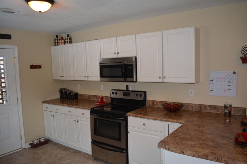 8328 Lucas Ln, Powell, TN 37849