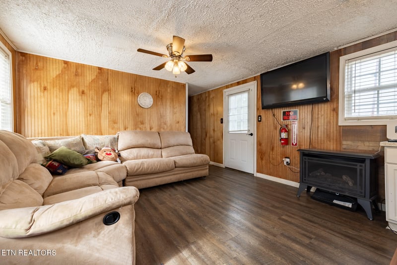 833 - 825 Elder Ln, Kodak, TN 37764