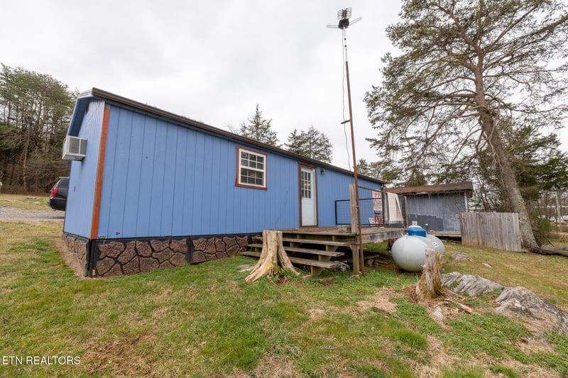833 - 825 Elder Ln, Kodak, TN 37764