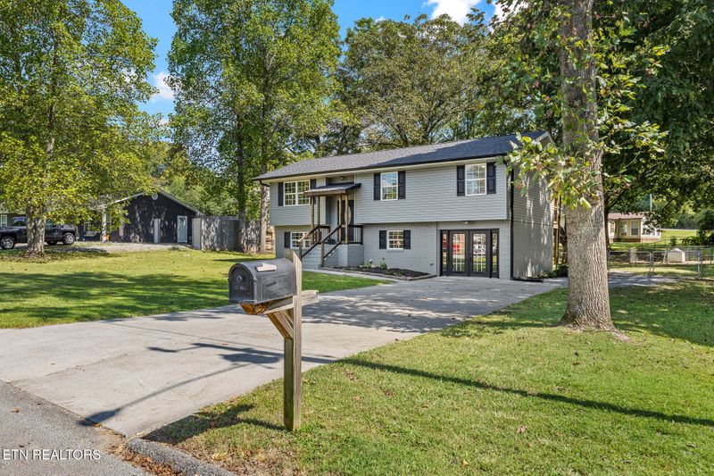 833 Northside Dr, Athens, TN 37303