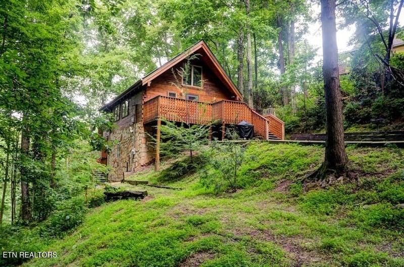 833 Stans Rd, Gatlinburg, TN 37738