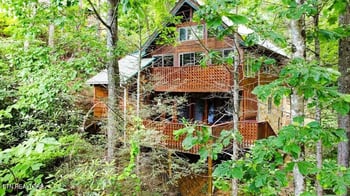 833 Stans Rd, Gatlinburg, TN 37738