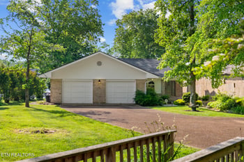 8331 Cherokee Tr, Crossville, TN 38572