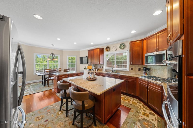 8334 Kiva Dunes Ln, Knoxville, TN 37938