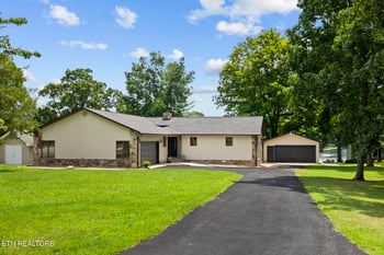 8337 Cherokee Tr, Crossville, TN 38572