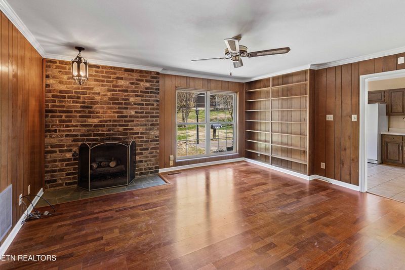 8339 Chadwick Dr, Knoxville, TN 37909