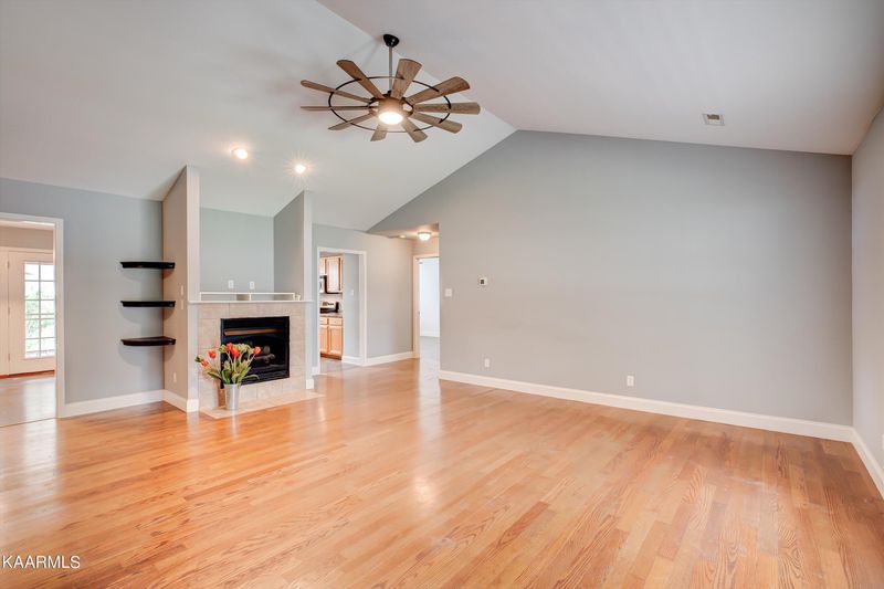 834 Alcoa Rd, Alcoa, TN 37701