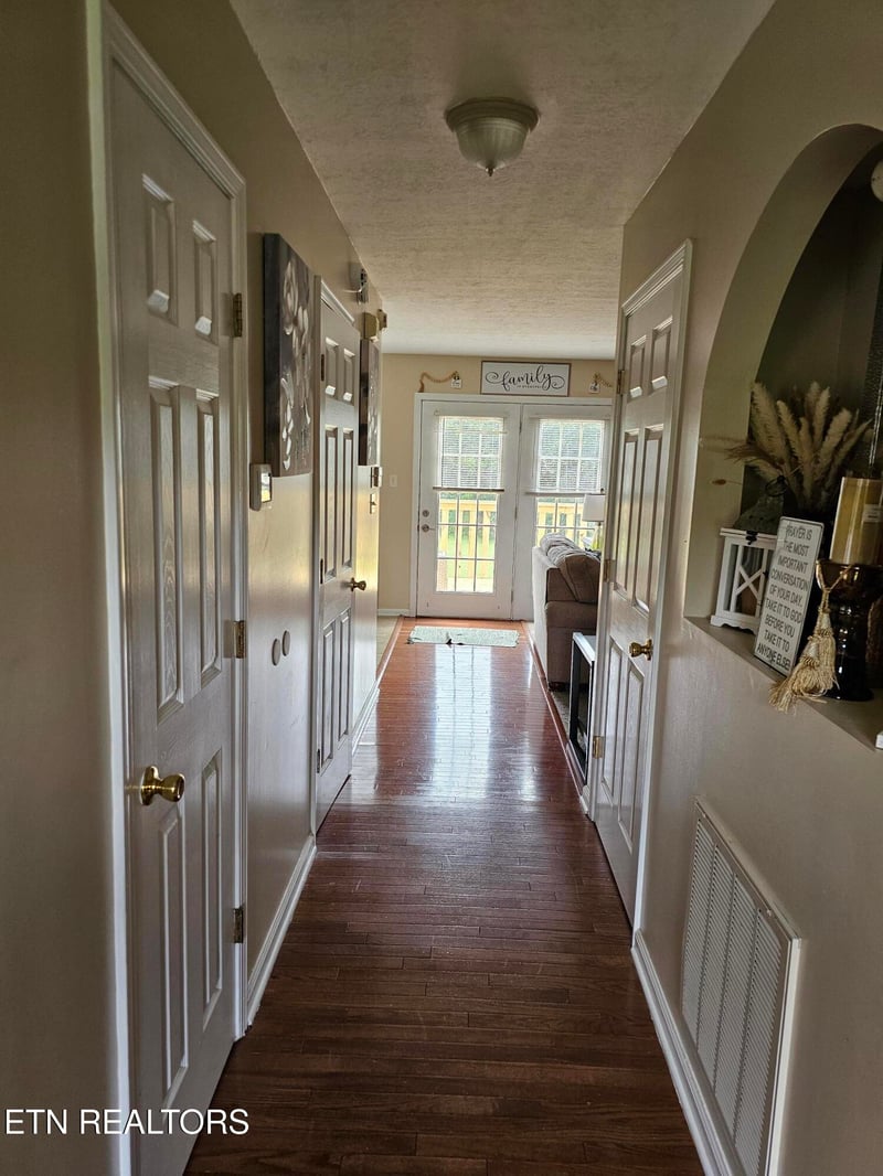 834 Garners Landing Blvd, Seymour, TN 37865