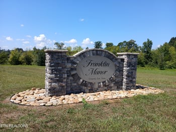 834 Sophie Dr, Greenback, TN 37742